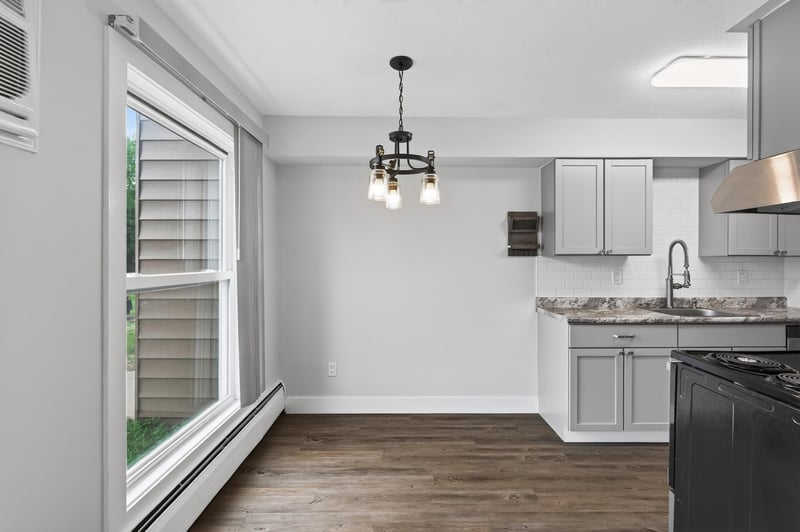 810 6th St S #1, Hopkins, MN 55343