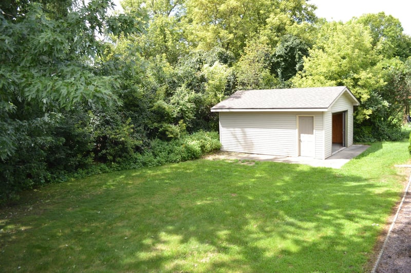 1160 Greenleaf Rd, Owatonna, MN 55060
