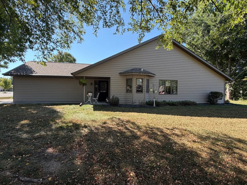 657 Hi Park Ave, Red Wing, MN 55066