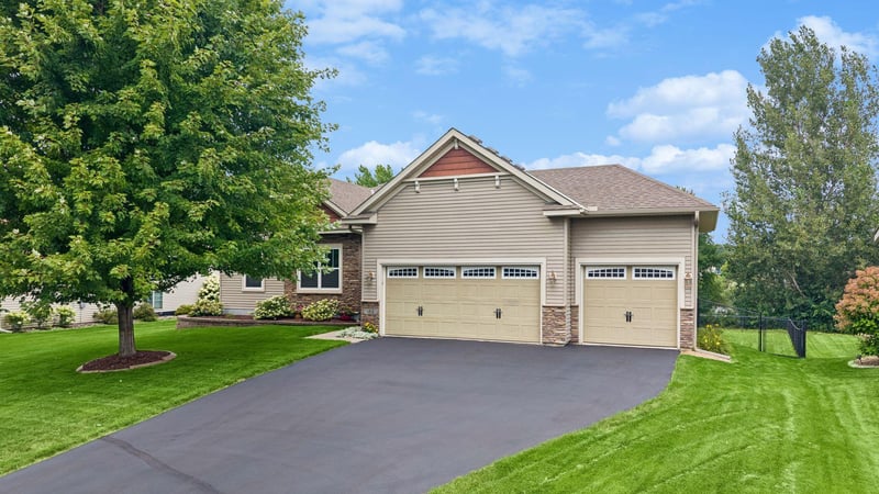 19842 Embers Ave, Farmington, MN 55024