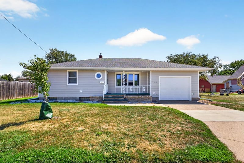 417 W Irving St, Lake City, MN 55041