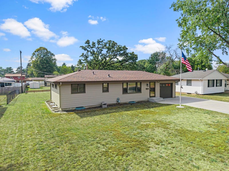 6010 7th St NE, Fridley, MN 55432