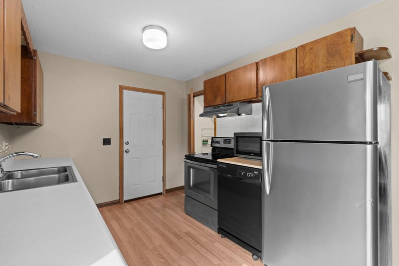 6010 7th St NE, Fridley, MN 55432