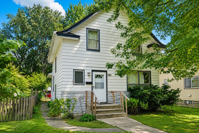 3345 33rd Ave S, Minneapolis, MN 55406