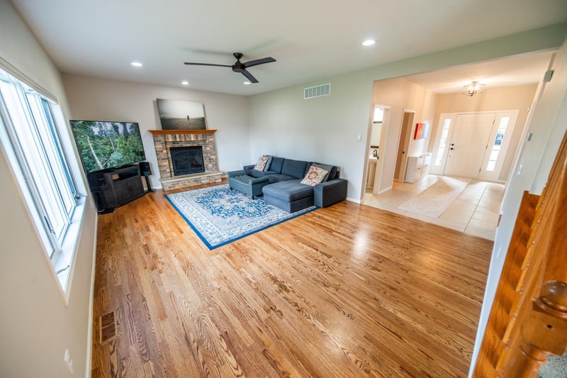 706 9th Ave Nw, Byron, MN 55920