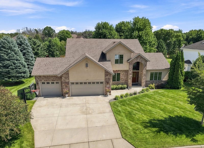 2270 Deer Trail Ln NE, Owatonna, MN 55060
