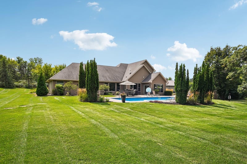 11542 Tilton Trl S, Rogers, MN 55374