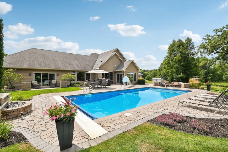 11542 Tilton Trl S, Rogers, MN 55374