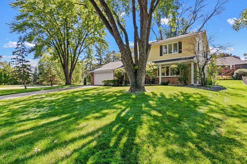 5701 W 66th St, Edina, MN 55439