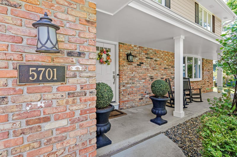 5701 W 66th St, Edina, MN 55439