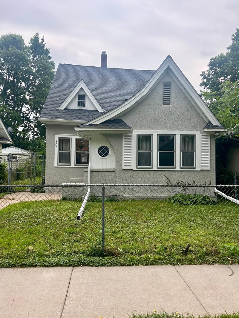 802 Fuller Ave, Saint Paul, MN 55104
