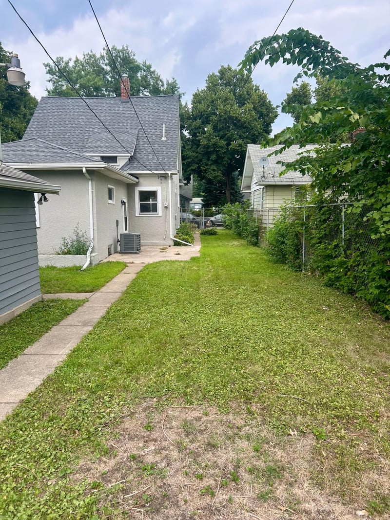 802 Fuller Ave, Saint Paul, MN 55104