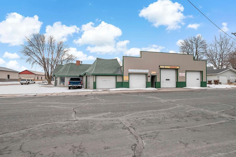 210 Railroad St W, Norwood Young America, MN 55368