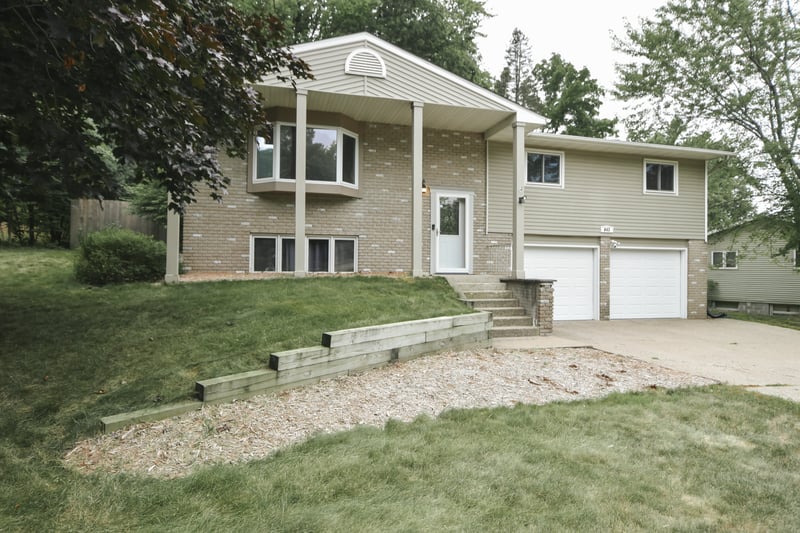 643 Pioneer Rd, Red Wing, MN 55066