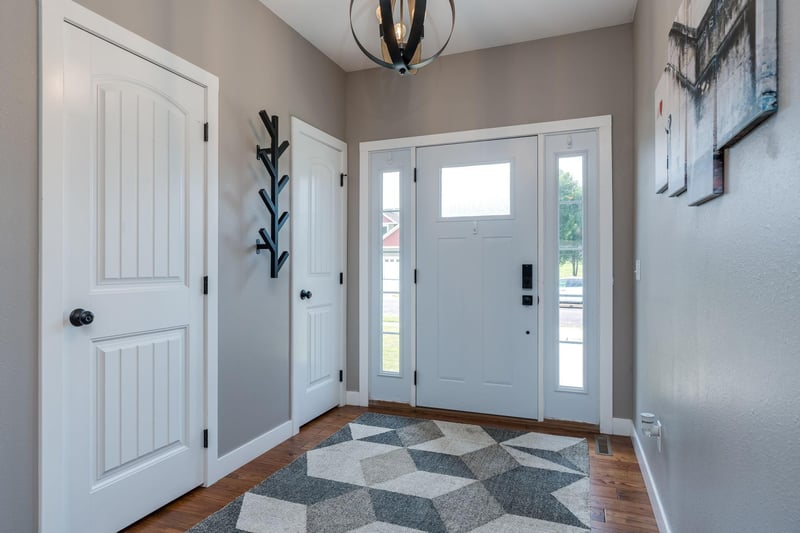 2232 Coventry Ln, North Mankato, MN 56003