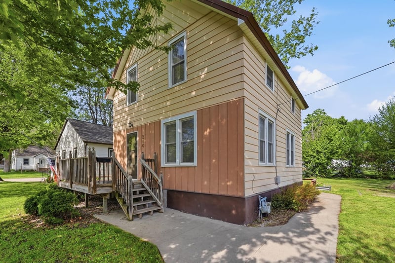 280 4th St NE, Glenwood, MN 56334
