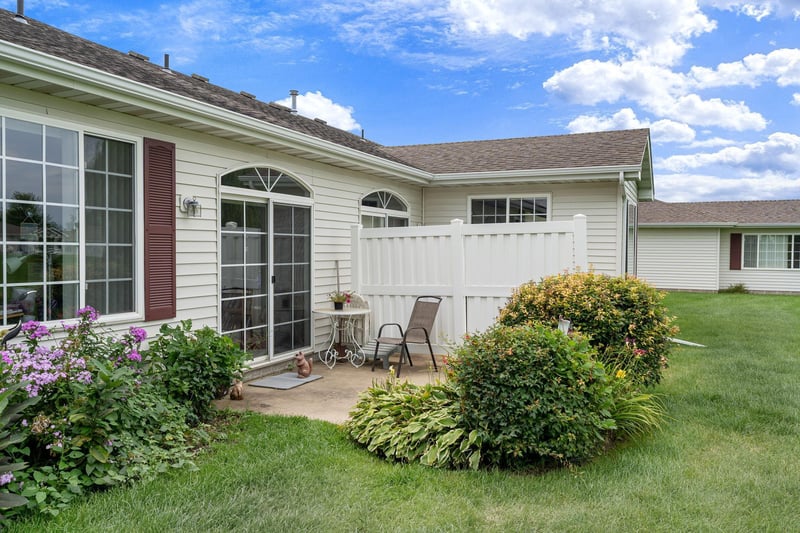 160 24th Pl NW, Owatonna, MN 55060