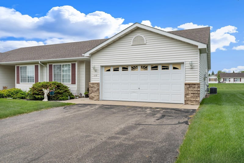 160 24th Pl NW, Owatonna, MN 55060