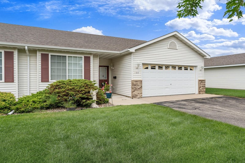 160 24th Pl NW, Owatonna, MN 55060