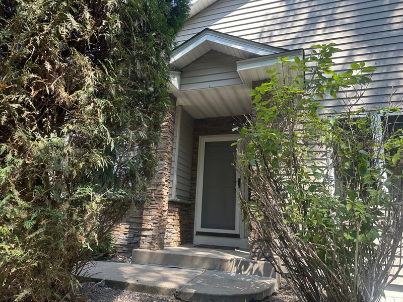 13250 39th Ave N, Plymouth, MN 55441