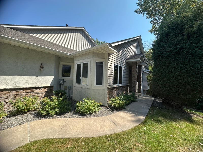 13250 39th Ave N, Plymouth, MN 55441