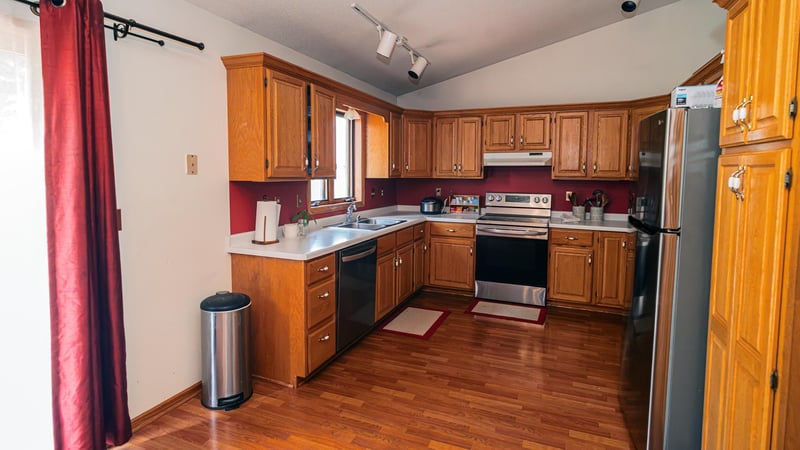 2205 Jennifer Ct, North Saint Paul, MN 55109