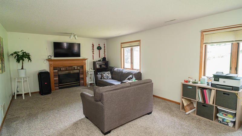2205 Jennifer Ct, North Saint Paul, MN 55109