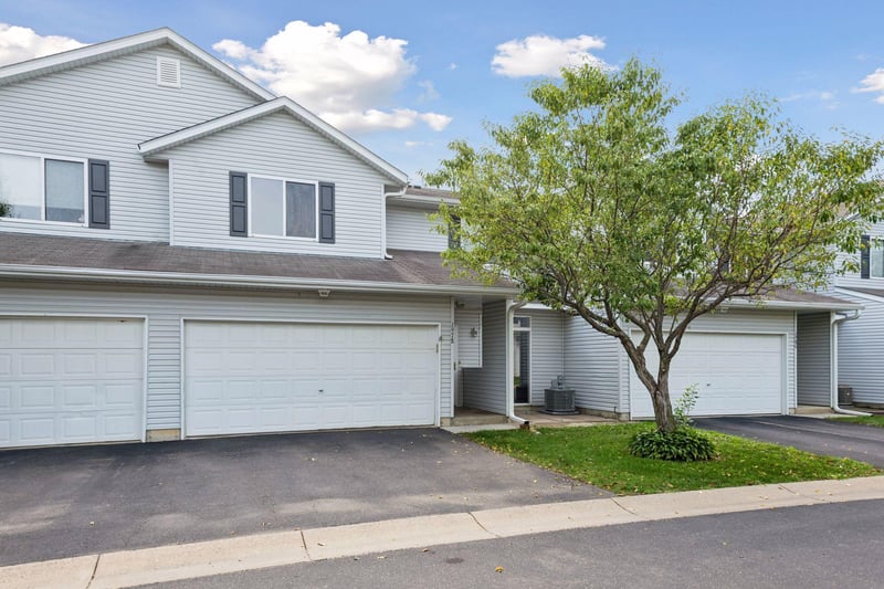 1978 Parkway Ave, Shakopee, MN 55379