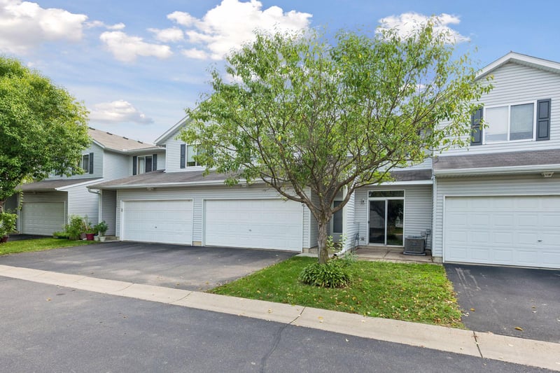 1978 Parkway Ave, Shakopee, MN 55379