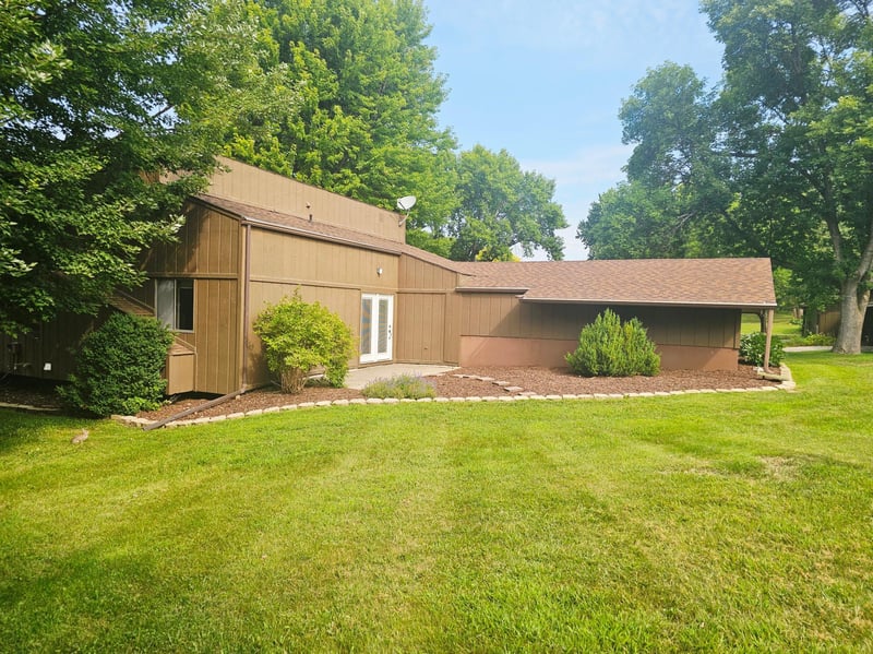 308 Cedar Ln, Montevideo, MN 56265