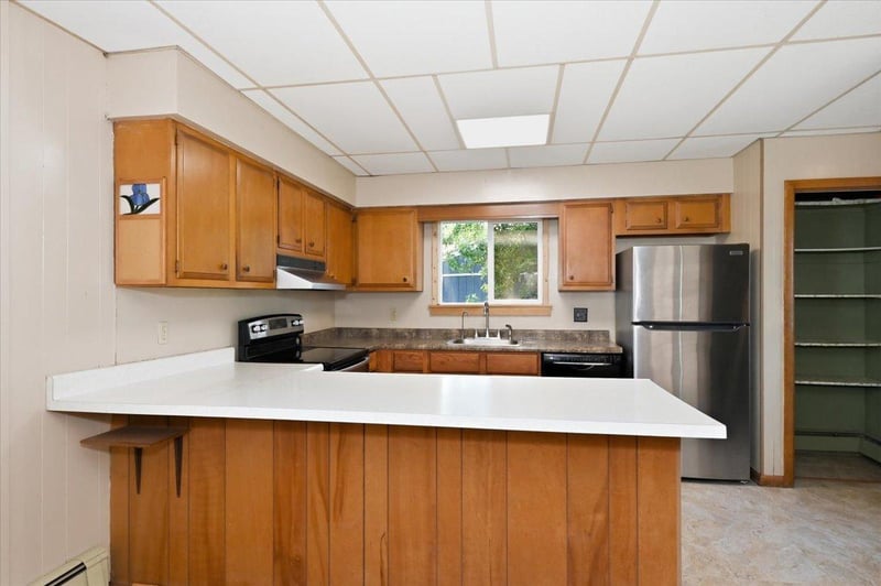 814 N 20th St, Superior, WI 54880