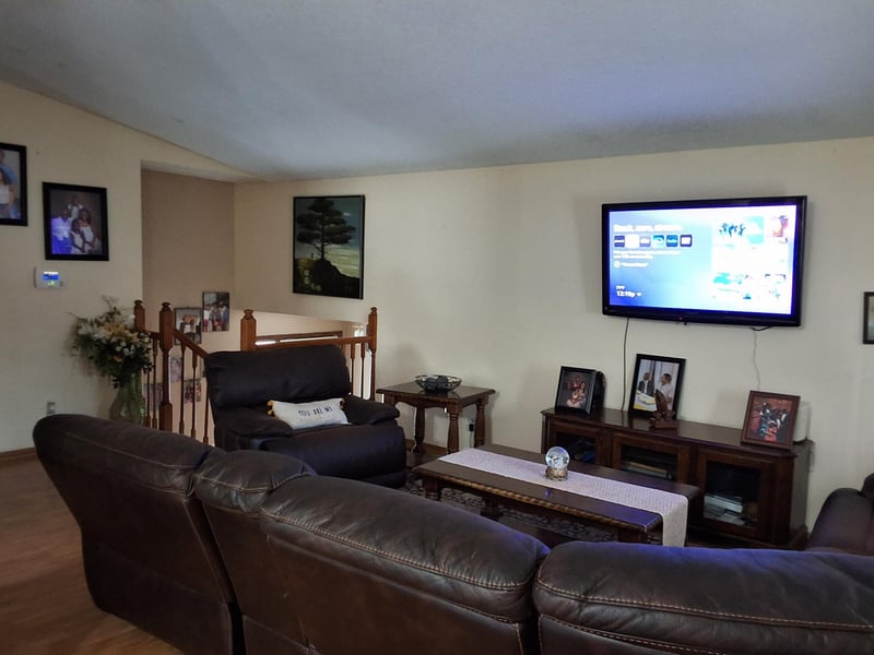 8456 Brunswick Ct N, Brooklyn Park, MN 55443