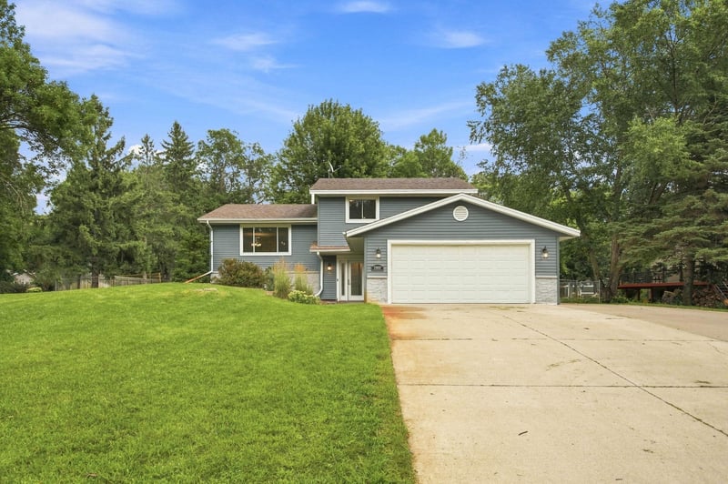 13409 Jonquil St NW, Andover, MN 55304