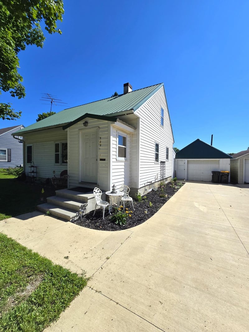 529 N Section Ave, Spring Valley, MN 55975