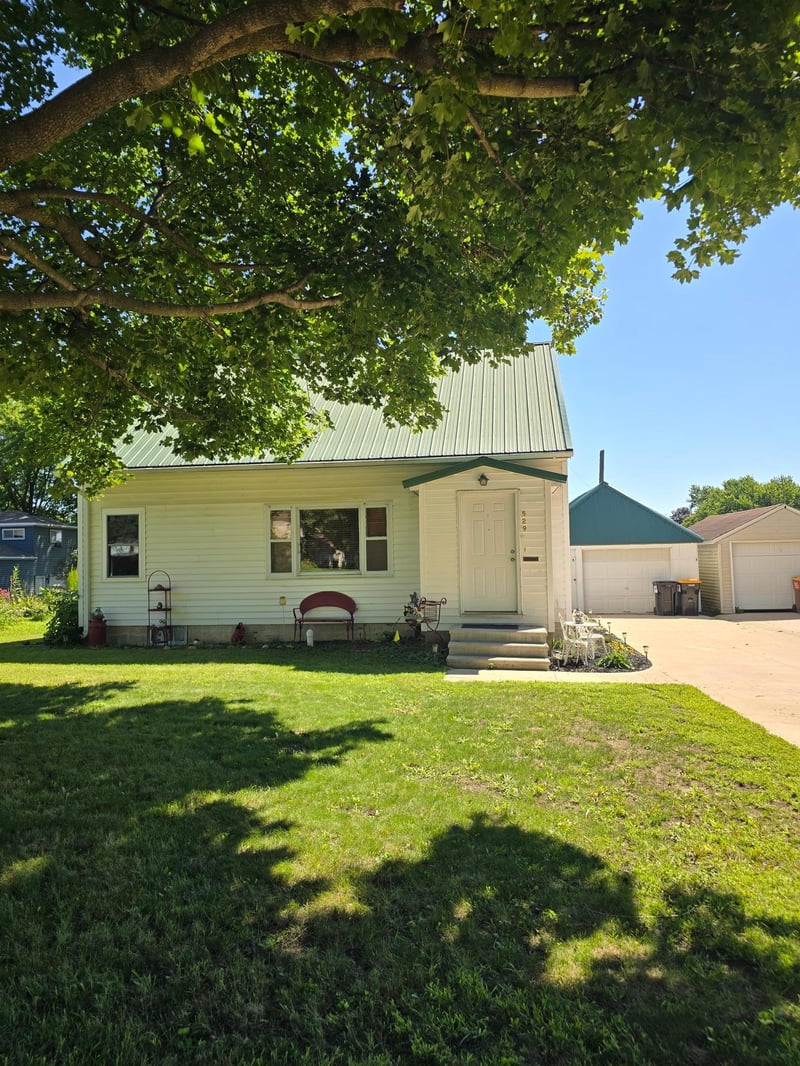 529 N Section Ave, Spring Valley, MN 55975