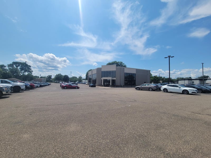5241 W Broadway Ave, Crystal, MN 55429