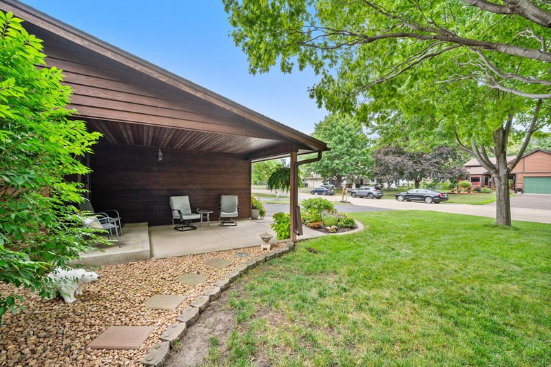 3226 Marlin Ave, Vadnais Heights, MN 55127