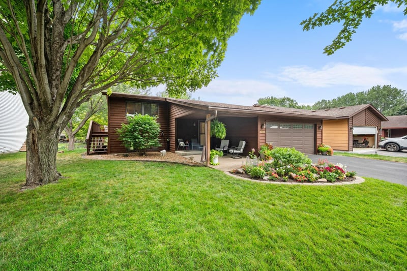 3226 Marlin Ave, Vadnais Heights, MN 55127