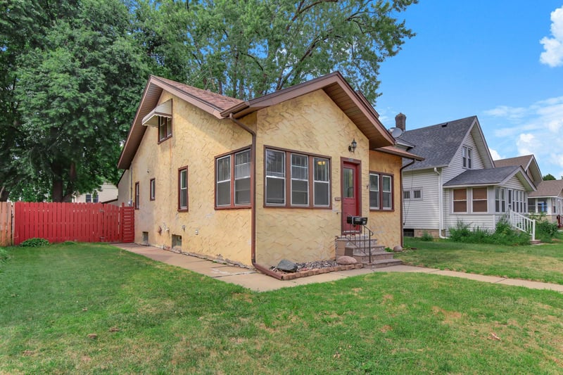 1283 Rice St, Saint Paul, MN 55117