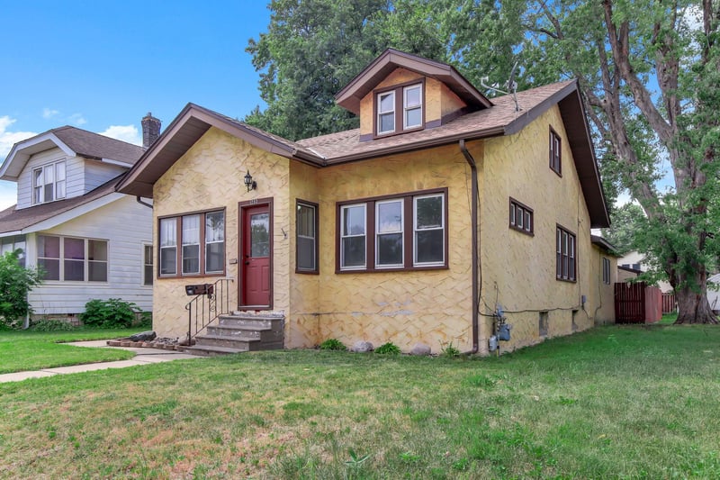 1283 Rice St, Saint Paul, MN 55117
