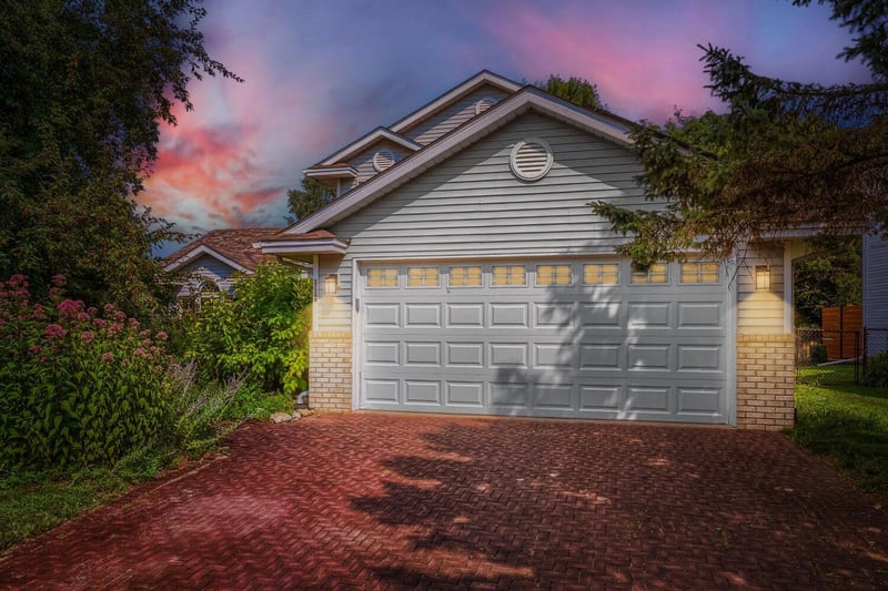 1119 Bonnieview Dr, Woodbury, MN 55129