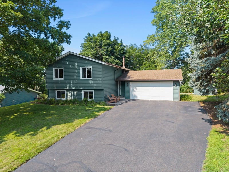 12335 Oxbow Dr, Eden Prairie, MN 55347