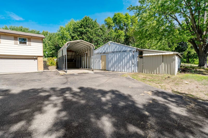 5904 118th St SE, Delano, MN 55328