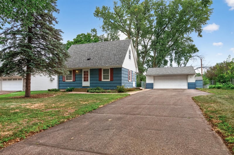 10957 Magnolia St NW, Coon Rapids, MN 55448