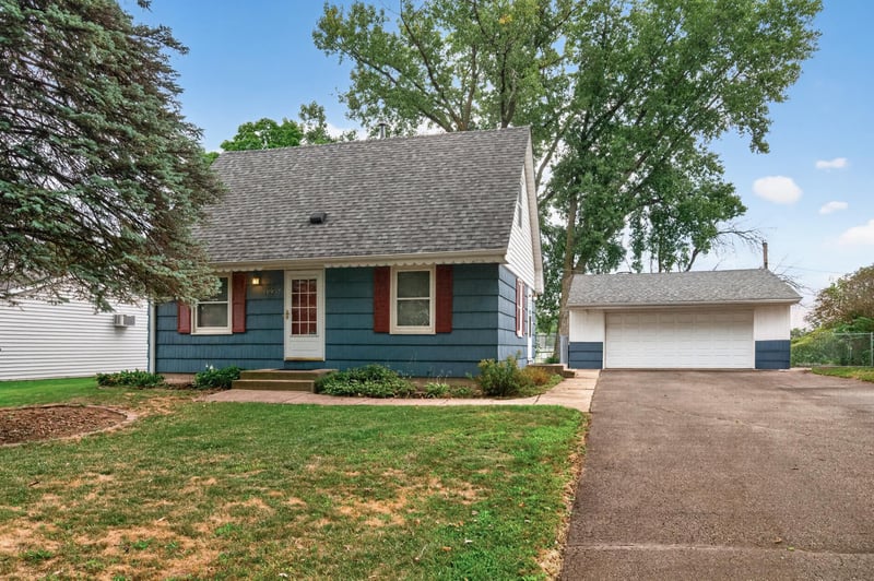 10957 Magnolia St NW, Coon Rapids, MN 55448