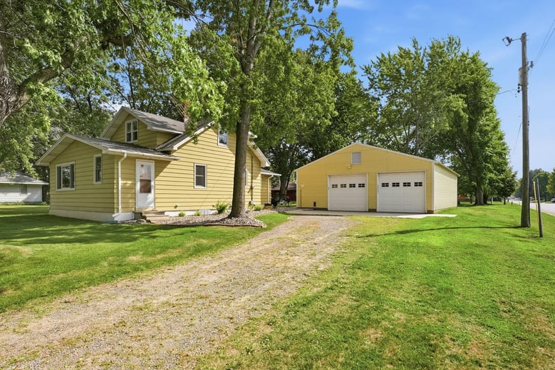 420 1st St NE, Avon, MN 56310
