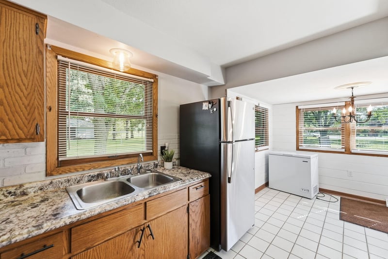 420 1st St NE, Avon, MN 56310