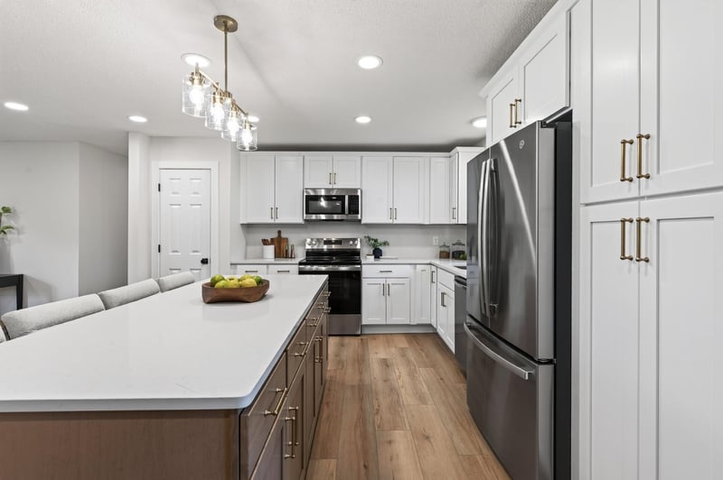 383 Walker Dr, Vadnais Heights, MN 55127