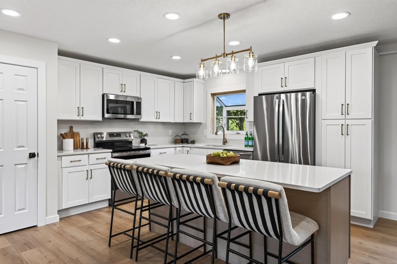 383 Walker Dr, Vadnais Heights, MN 55127