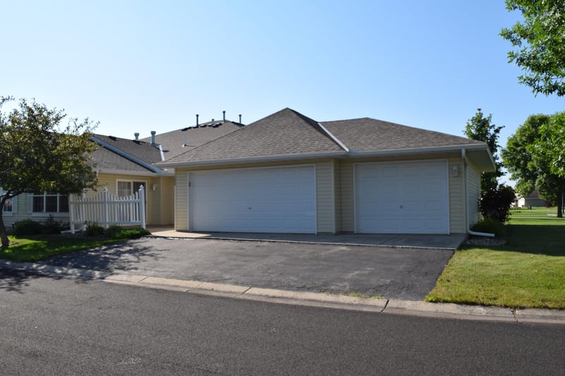 1088 Blackbird Trl SW, Hutchinson, MN 55350